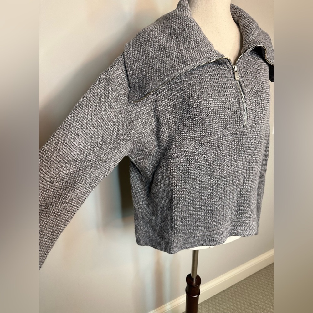 Sz XS Sweaty Betty Restful Boucle Half Zip Sweatshirt in a textured gray cotton - Picture 4 of 13